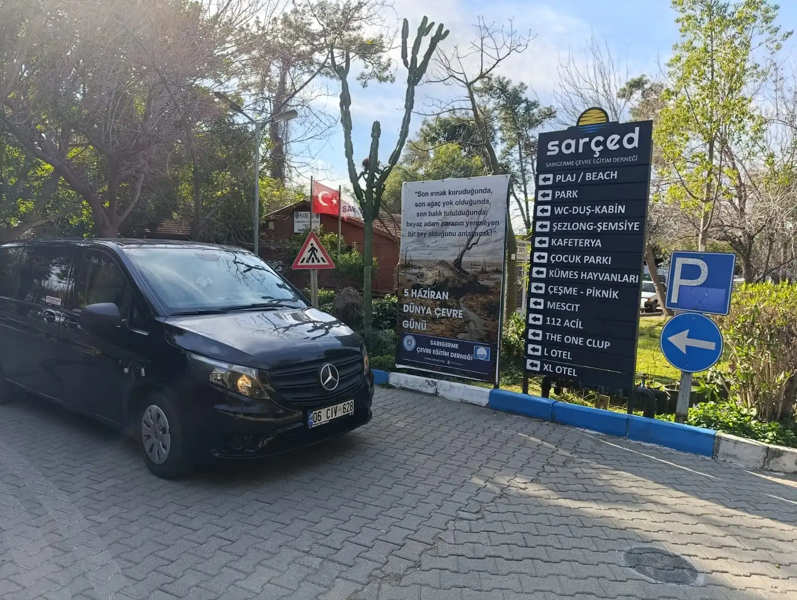 İzmir havalimanı Ayvalık transfer — Cunda ve sahil otellerine Kuzey Ege sabit fiyatlı VIP kapıdan kapıya transfer.